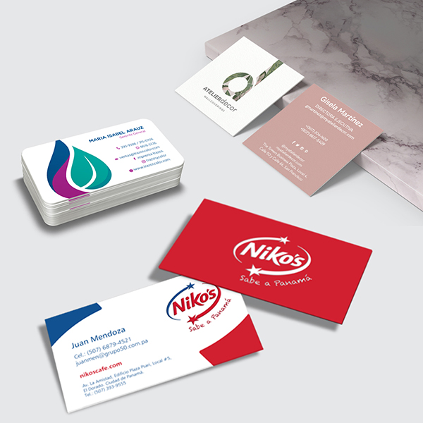 Business-Card-Mockup-Trazos